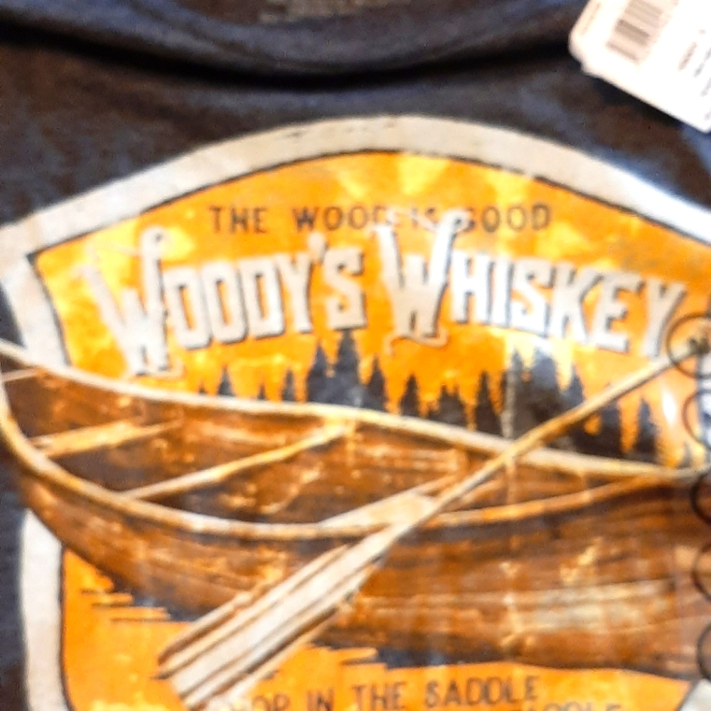 Woodys whiskey tee sz L